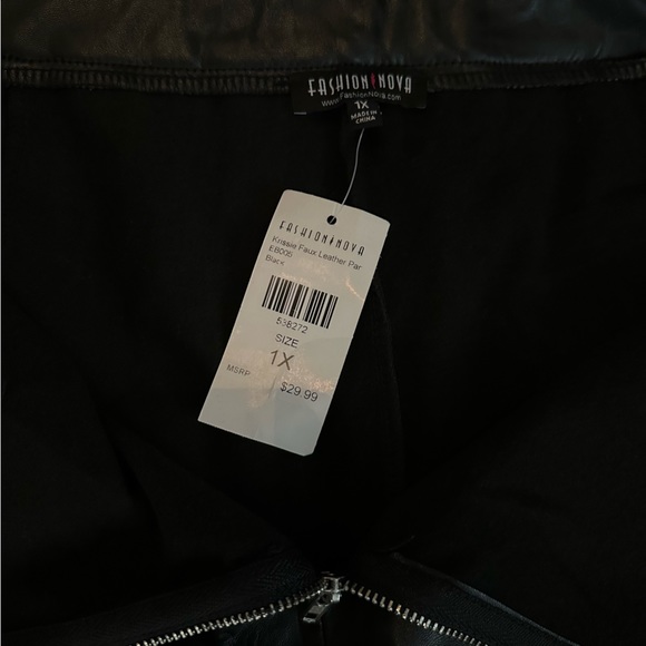 FASHION NOVA Never Worn Faux Leather Skinny Pants Size 1X NWT - Picture 6 of 6
